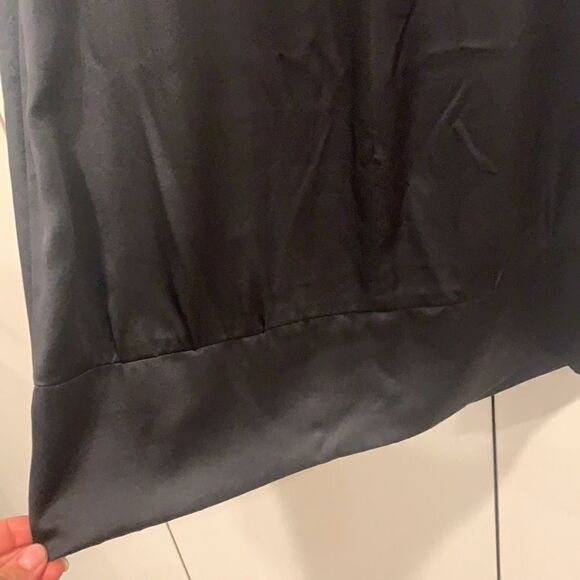 Satin open back black dress - Picture 9 of 13